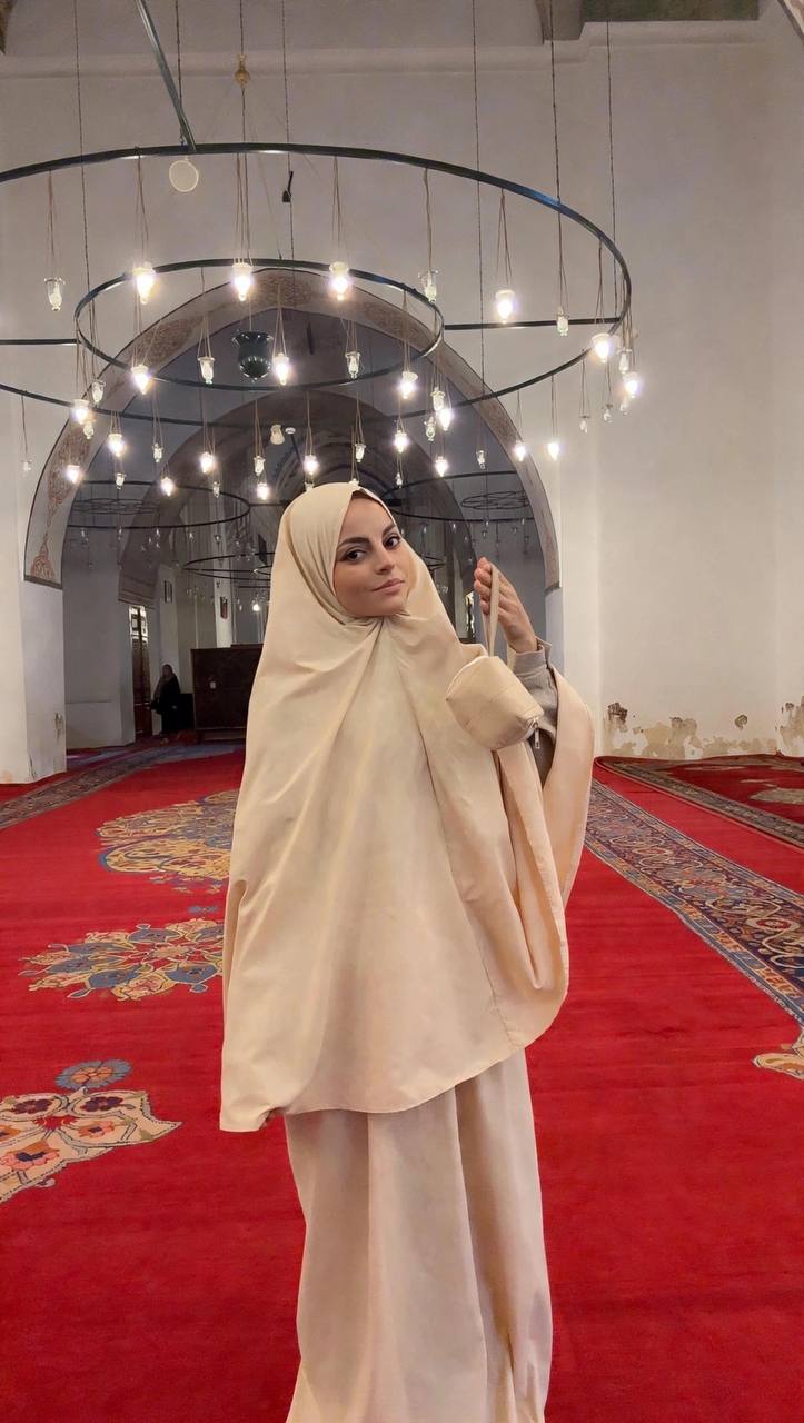 Portable Hijab and Prayer Skirt Set with Pouch — F28532