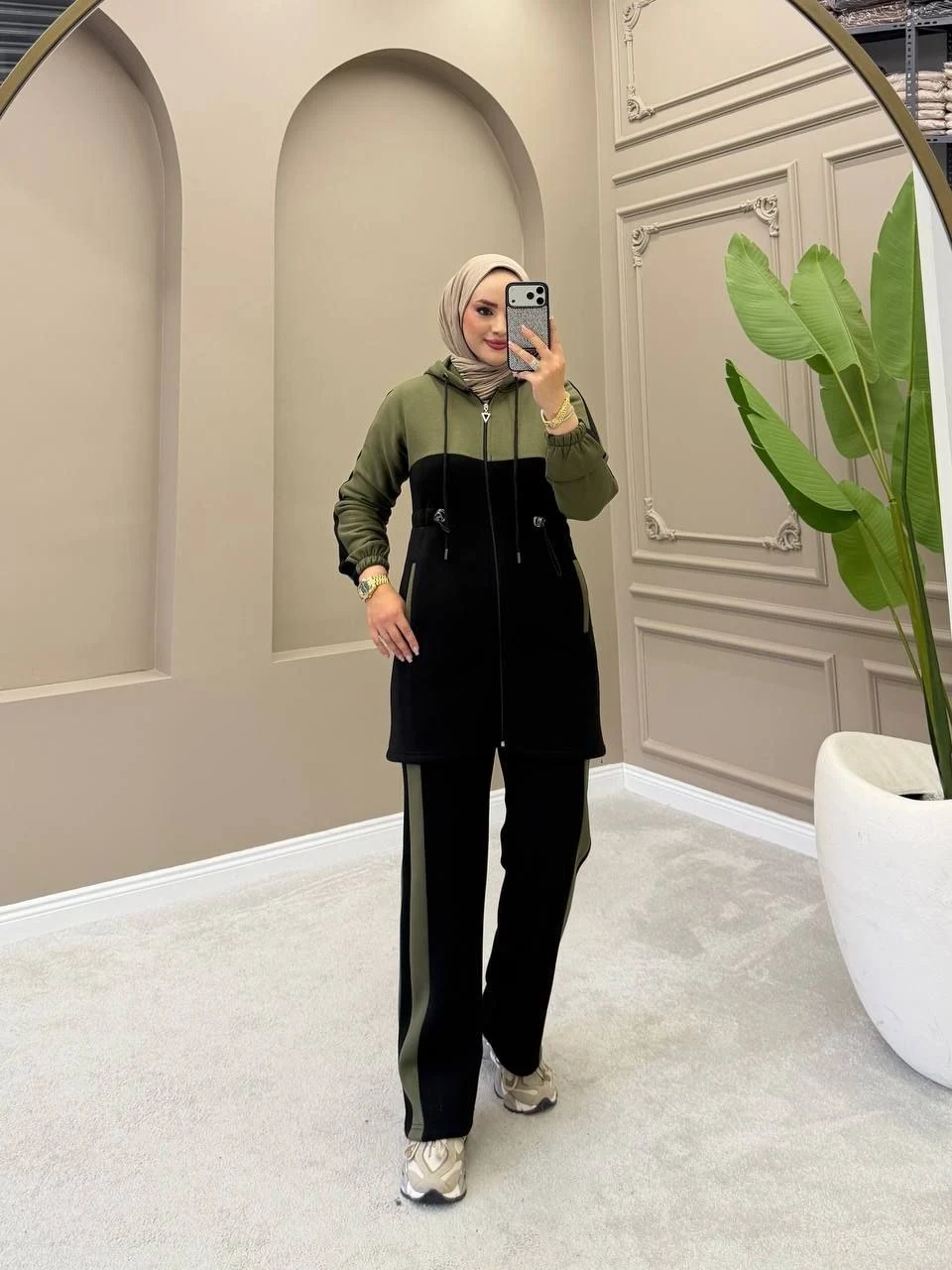 2-Piece Women’s Matching Set — A-179