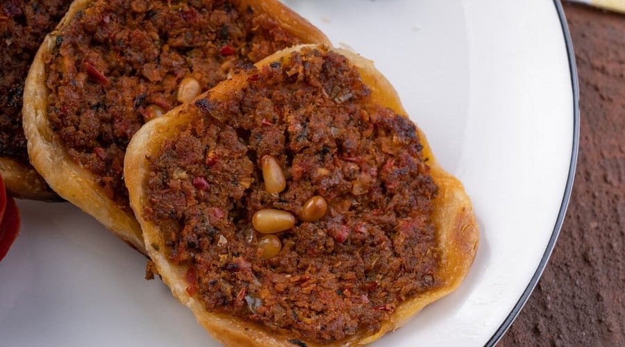 عش البلبل لحمه