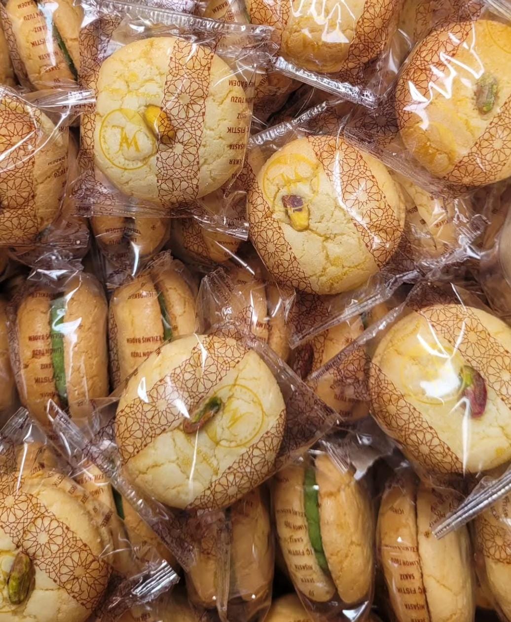 غريبة اسطنبولية محشية هريسة لوز